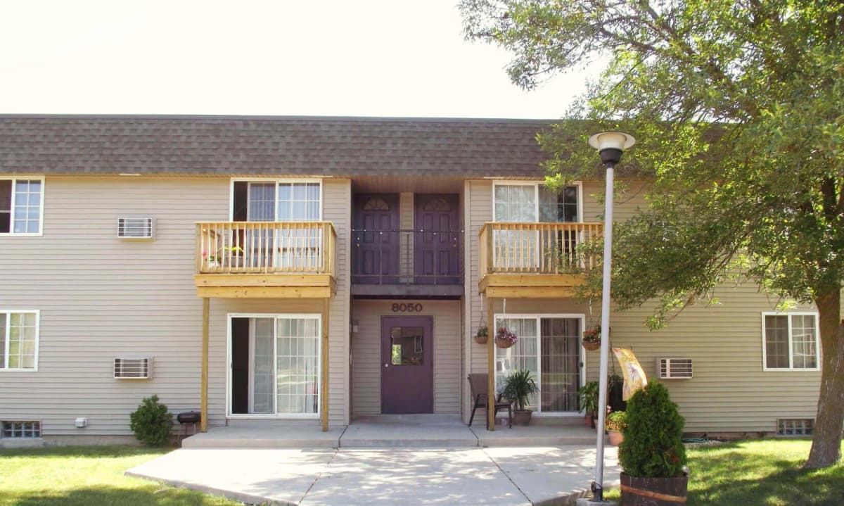 Oak Creek apartments for rent - Property image - Apartment Homes of Wildwood Preserve - 2