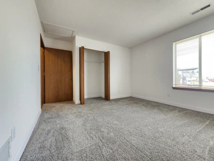 Oak Creek apartments for rent - image - large.jpg.webp