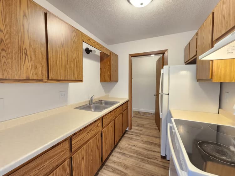 Oak Creek apartments for rent - image - original.jpg_39.avif