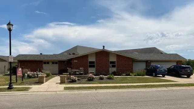 Oak Creek apartments for rent - Property image - Oak Park Apartment Homes - 1