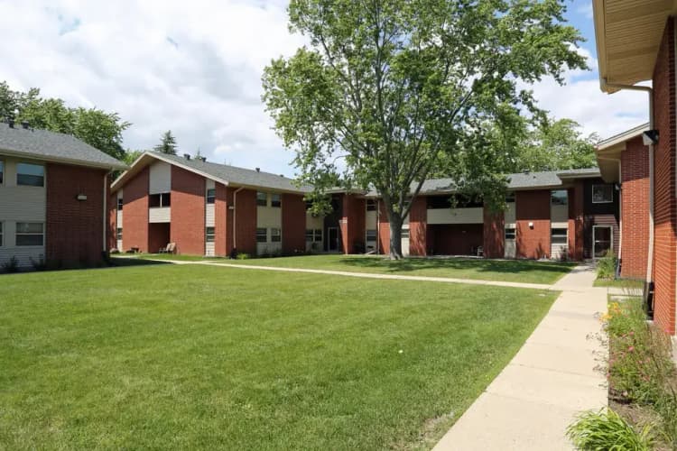 Oak Creek apartments for rent - image - OP2-1920w.webp