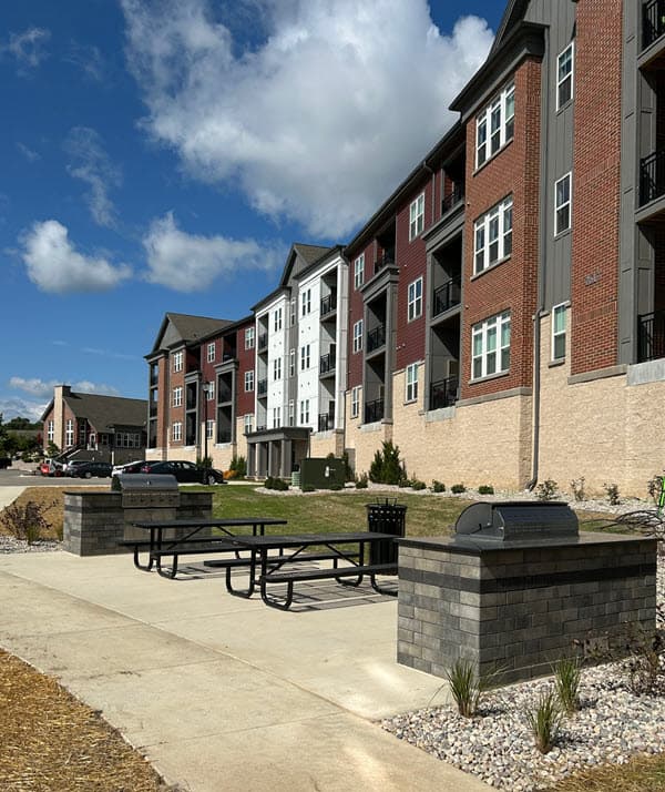 The Oaks at 8100 - Apartment - 5