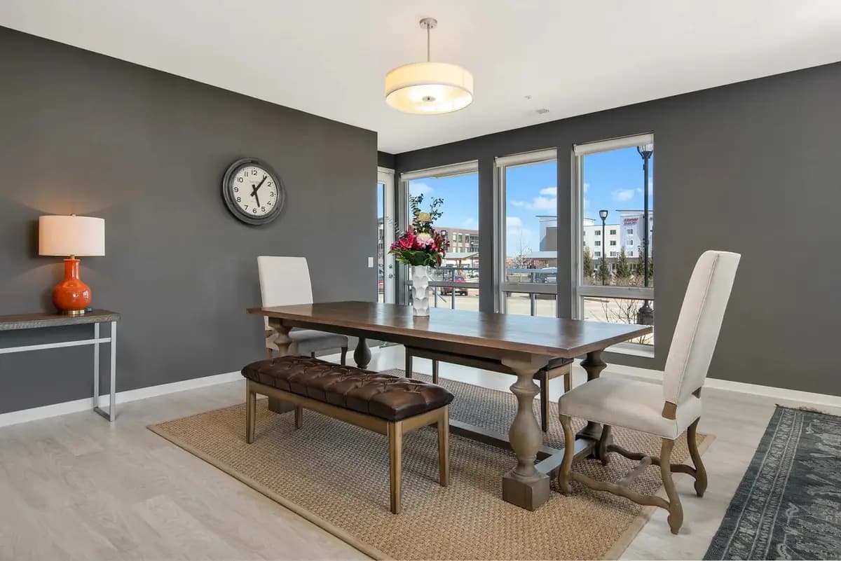 Emerald Row - Apartment - 6