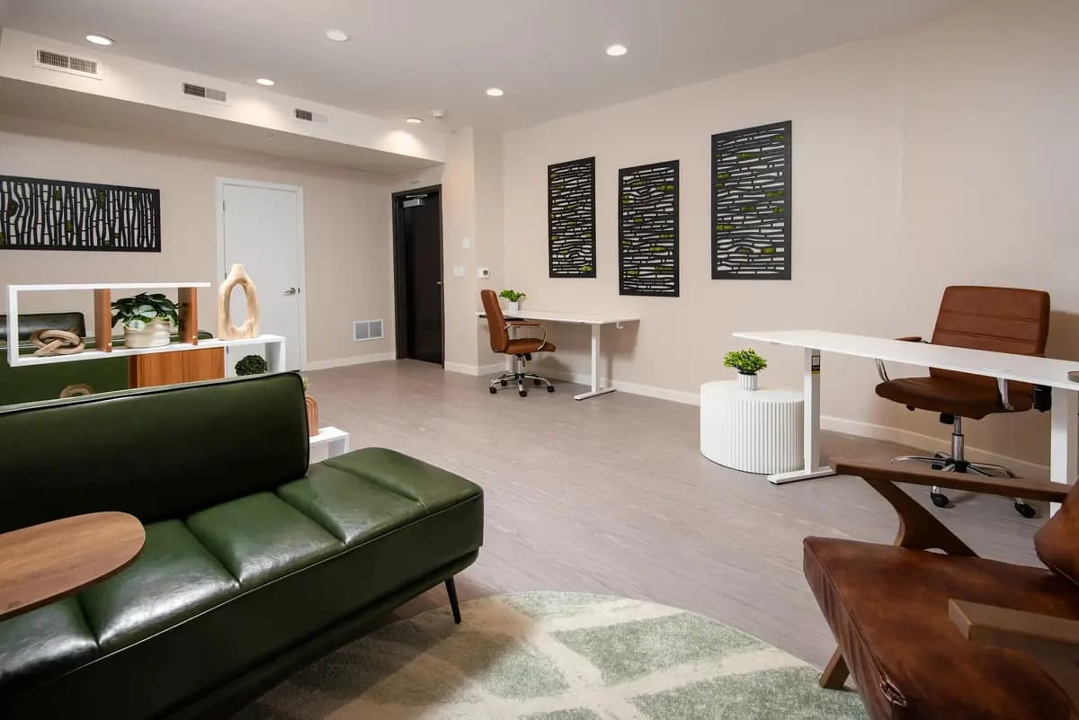 Emerald Row - Apartment - 12