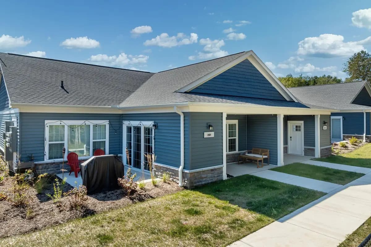 1876 Mildenhall Dr - Apartment - 28