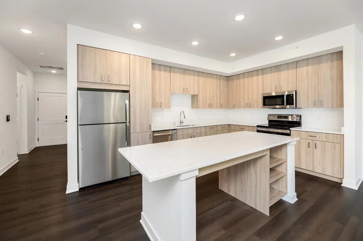 1876 Mildenhall Dr - Apartment - 42