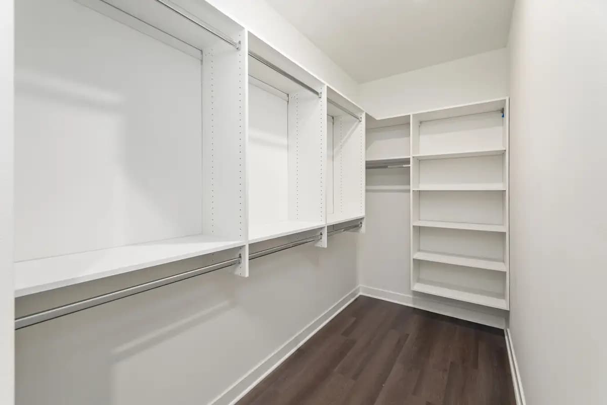 1876 Mildenhall Dr - Apartment - 46