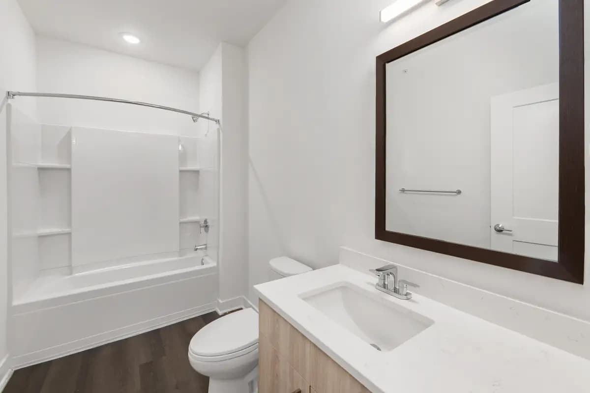 1876 Mildenhall Dr - Apartment - 52