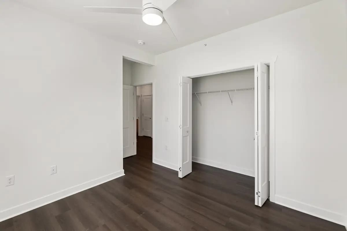 1876 Mildenhall Dr - Apartment - 53