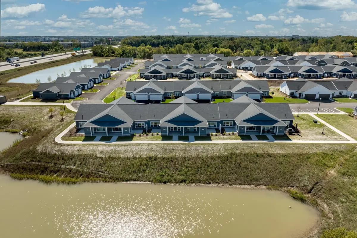 1876 Mildenhall Dr - Apartment - 30