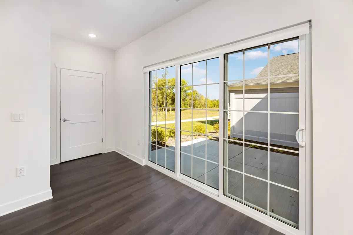 1876 Mildenhall Dr - Apartment - 35