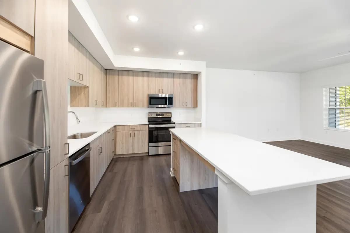1876 Mildenhall Dr - Apartment - 36