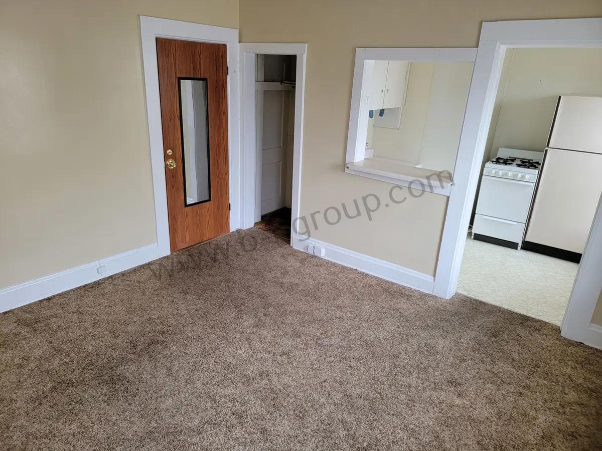 undefined apartments for rent - image - large (46).jpg2