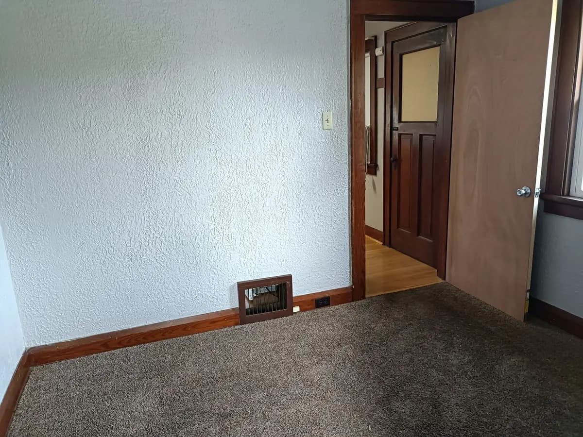 undefined apartments for rent - image - large (3).jpg - 3