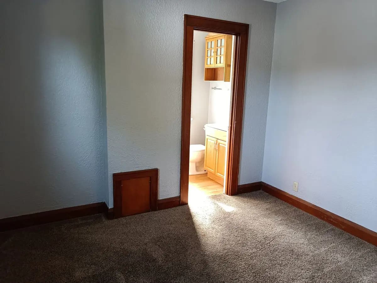 undefined apartments for rent - image - large (4).jpg - 0