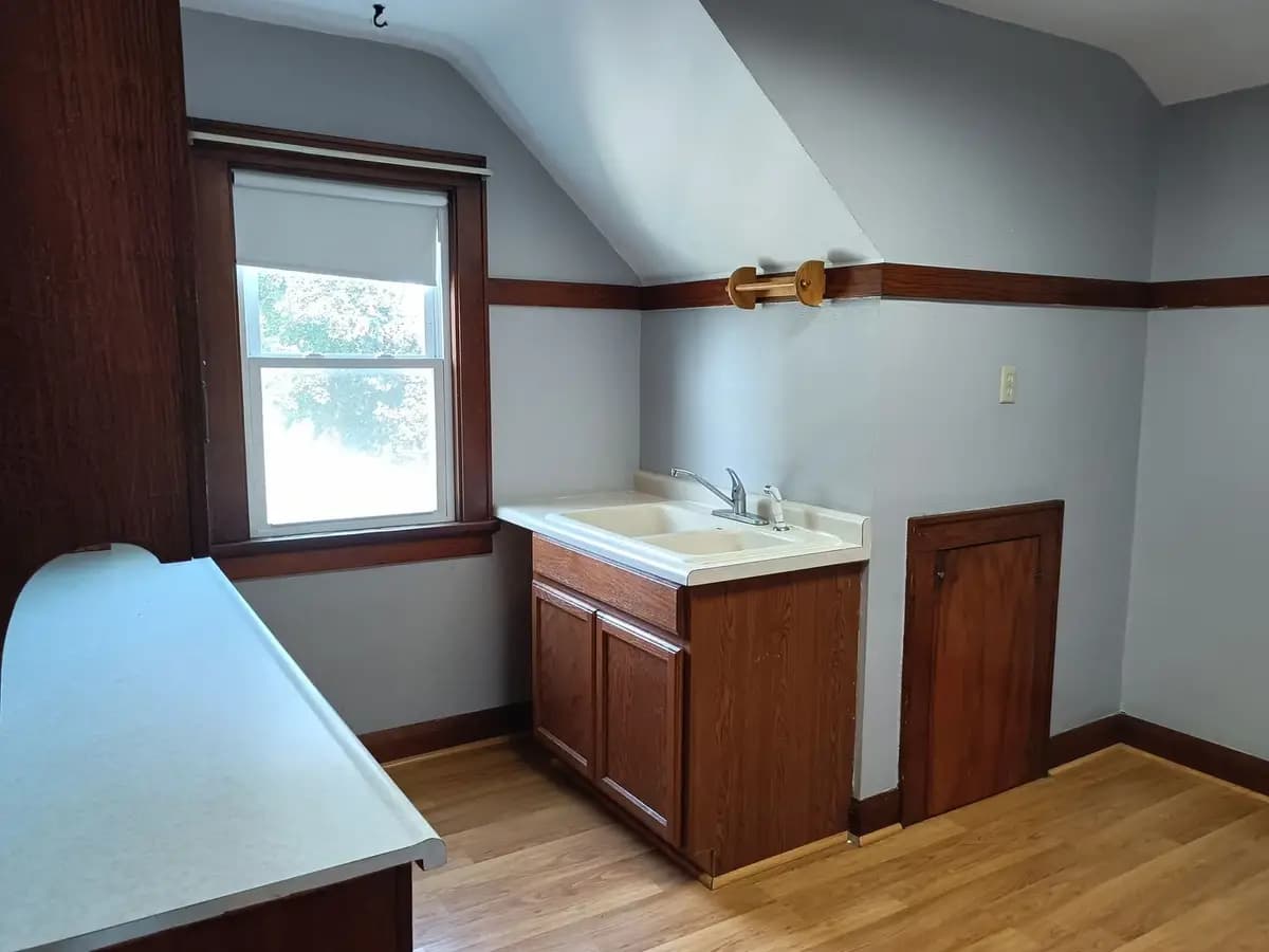 undefined apartments for rent - image - large (6).jpg - 2