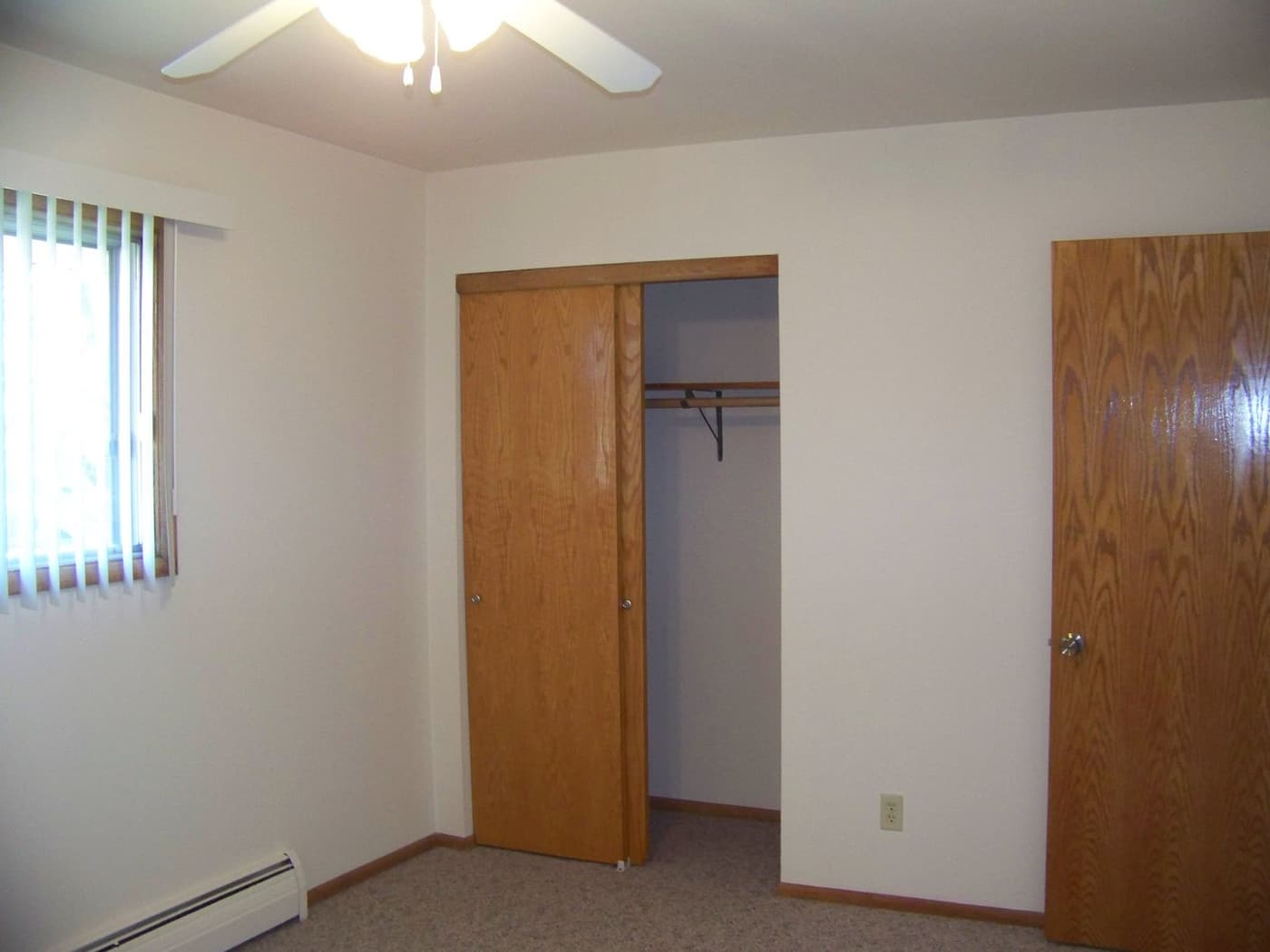 undefined apartments for rent - image - large (8).jpg - 3