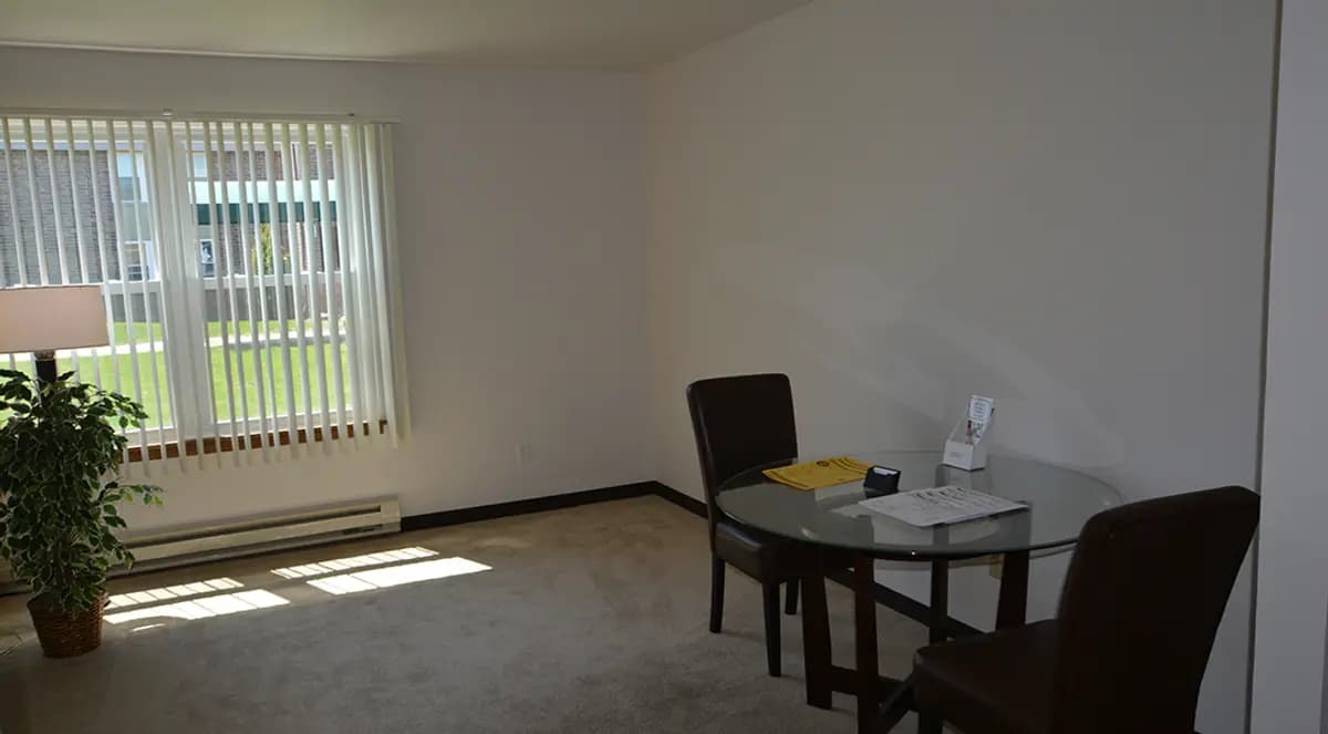 Oak Creek apartments for rent - Property image - Lake Forest Apartments - 3