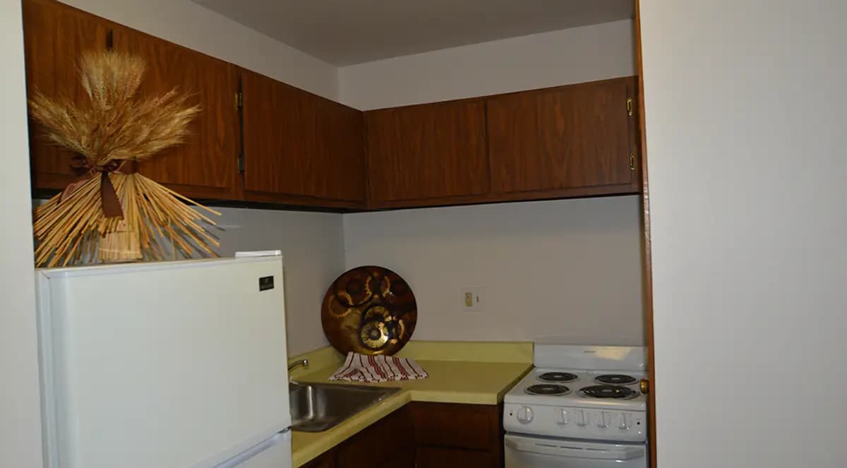Oak Creek apartments for rent - Property image - Lake Forest Apartments - 2