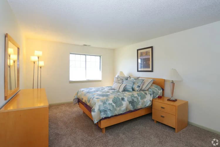 Oak Creek apartments for rent - image - wood-creek-apartments-oak-creek-wi-bedroom (1).jpg