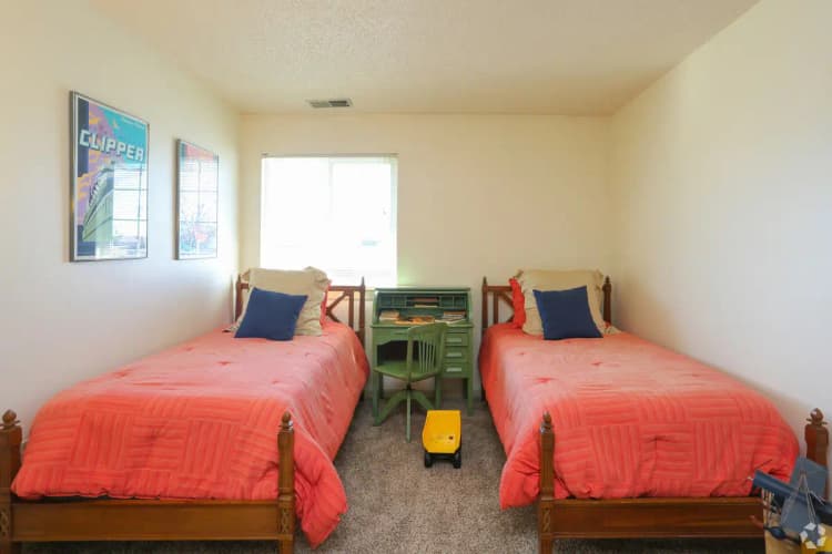 Oak Creek apartments for rent - image - wood-creek-apartments-oak-creek-wi-bedroom.jpg