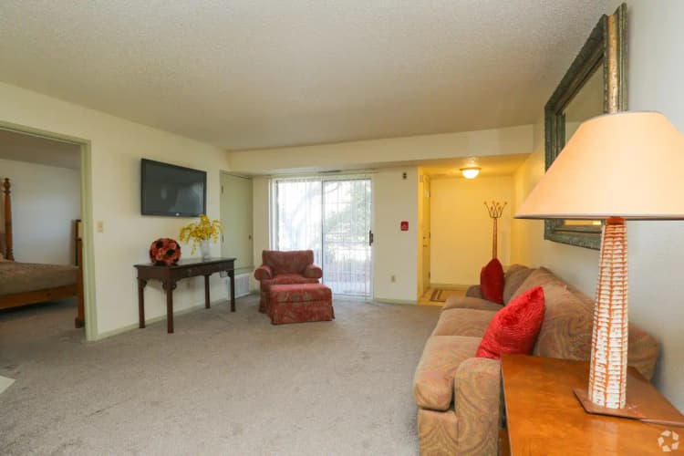 Oak Creek apartments for rent - image - wood-creek-apartments-oak-creek-wi-living-room (3).jpg