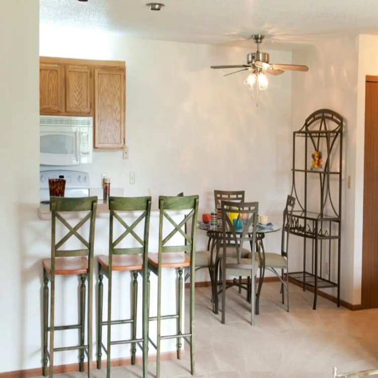 Oak Creek apartments for rent - image - BurkeProperties19-min-1024x1024.jpg
