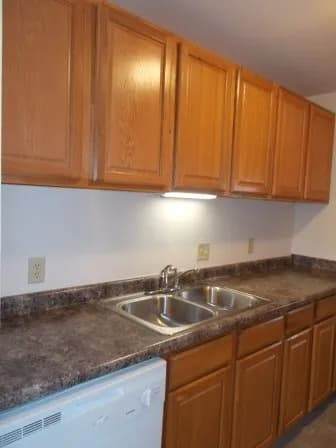 Oak Creek apartments for rent - image - 8022-202+012-1920w.webp