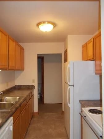 Oak Creek apartments for rent - image - 8022-202+013-1920w.webp