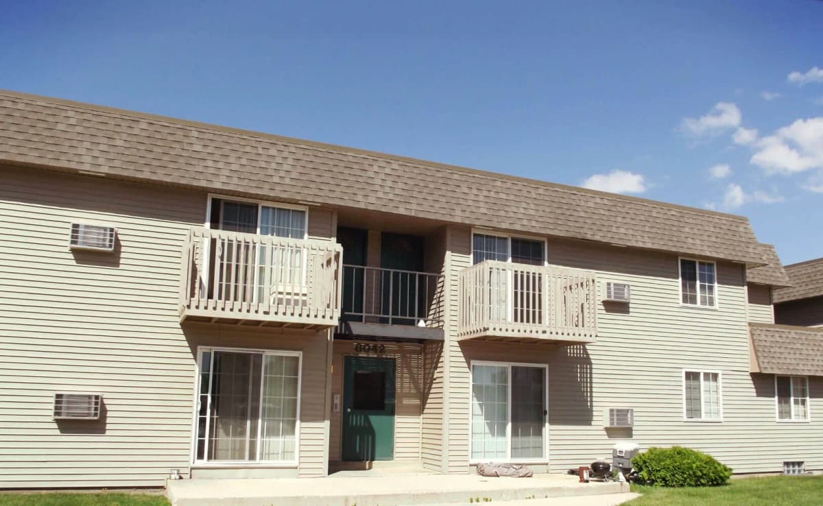 Oak Creek apartments for rent - Property image - Apartment Homes of Wildwood Preserve - 1