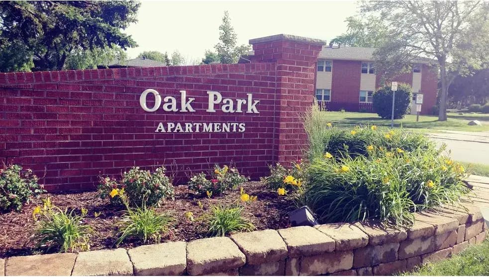 Oak Creek apartments for rent - Property image - Oak Park Apartment Homes - 1