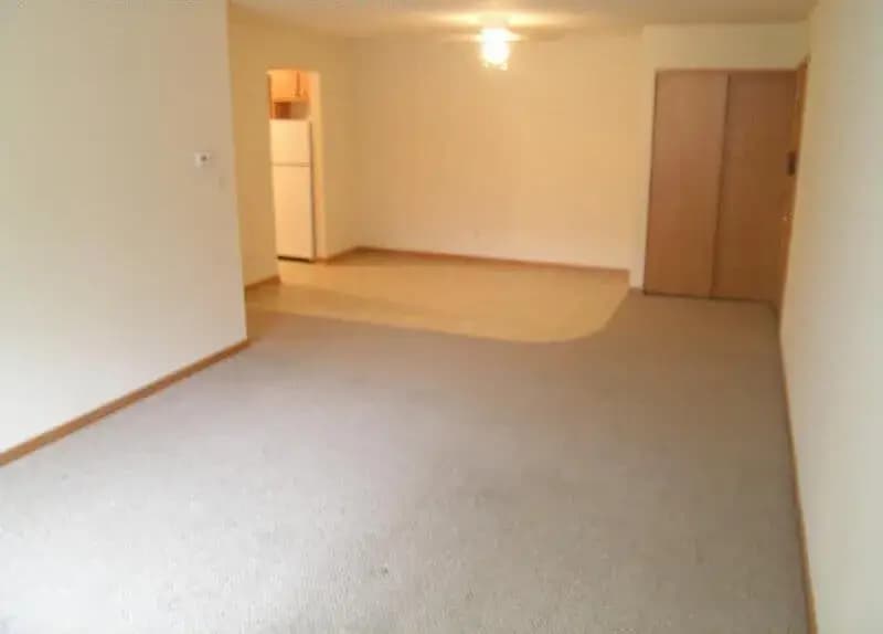 Oak Creek apartments for rent - image - oak-park-interior83434-1920w.webp