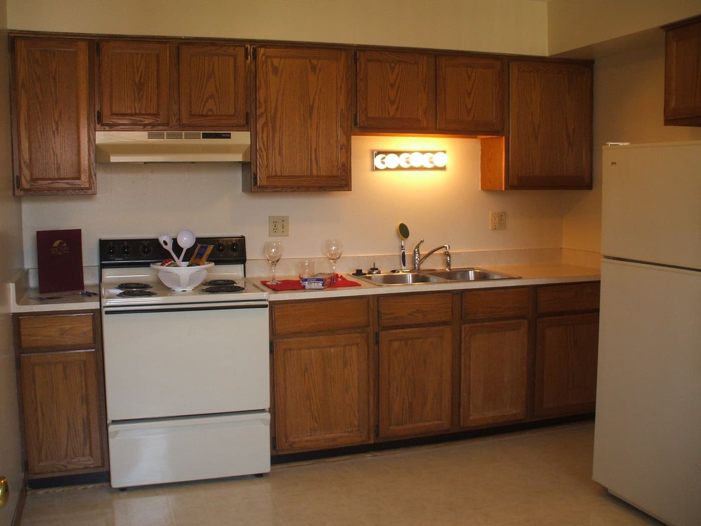 Oak Creek apartments for rent - Property image - Oak Park Apartments - 2