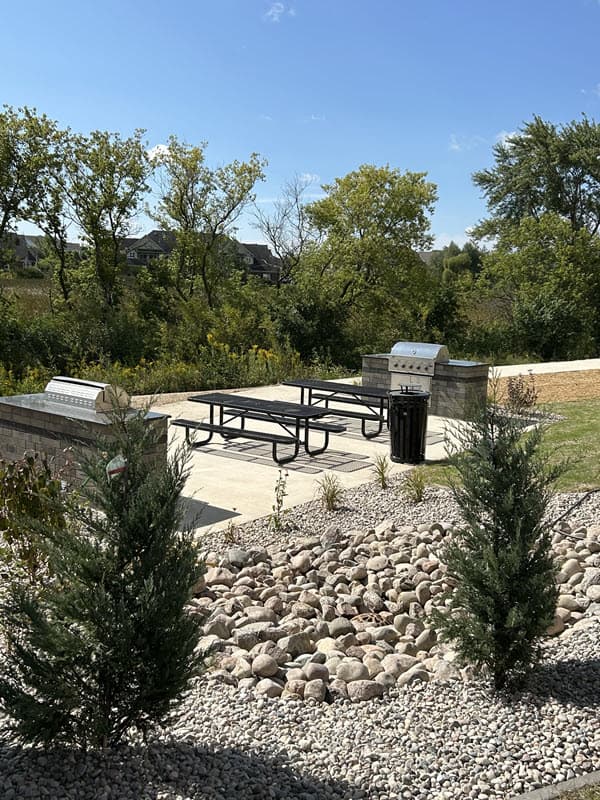 Oak Creek apartments for rent - Property image - The Oaks at 8100 - 1