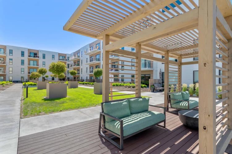 Oak Creek apartments for rent - image - yardi_image_1790577922388_9_21451455