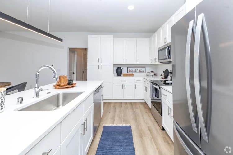 undefined apartments for rent - image - ivy-townhomes-at-lakeshore-commons-oak-creek-wi-3br-25ba---1870sf---kitchen.jpg