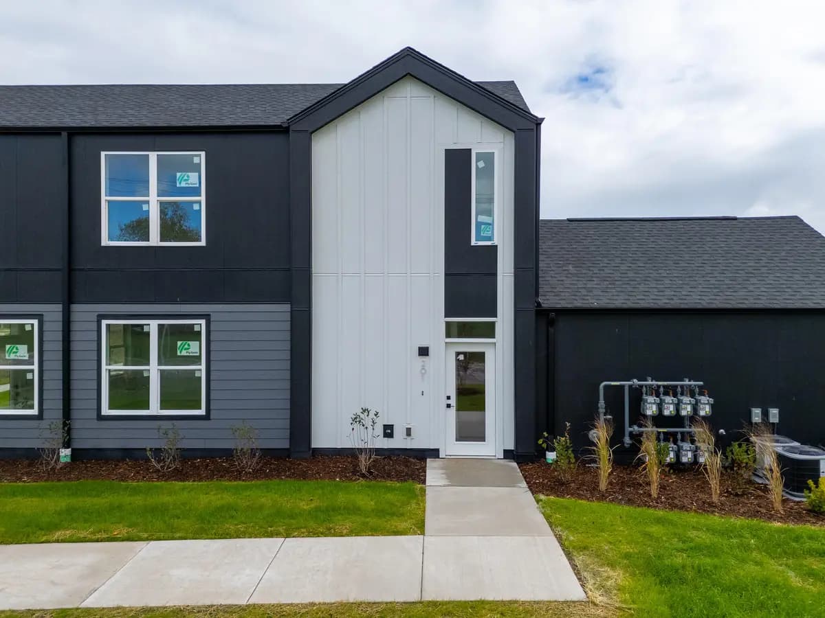 undefined apartments for rent - image - 4013-lk-vis-pkwy-oak-creek-wi-building-photo (15).jpg