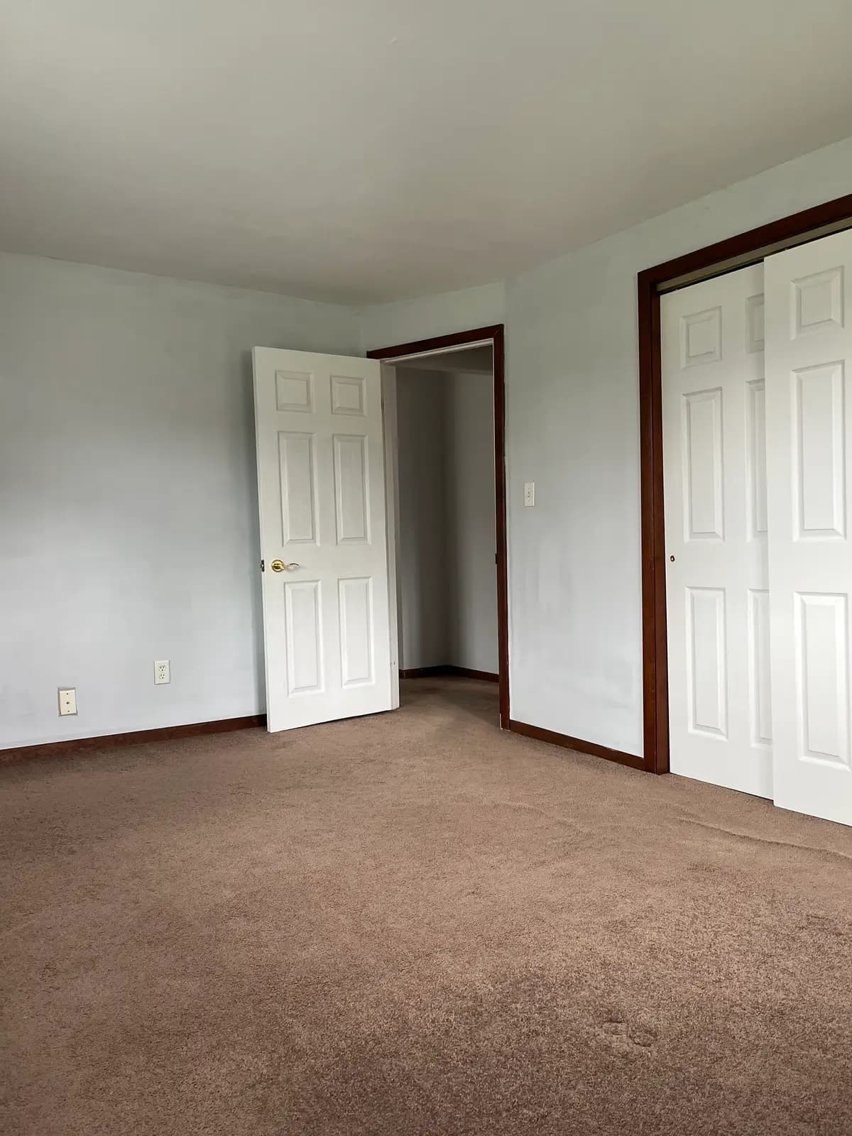 undefined apartments for rent - image - 3764-e-garden-pl-oak-creek-wi-bedroom-1.jpg