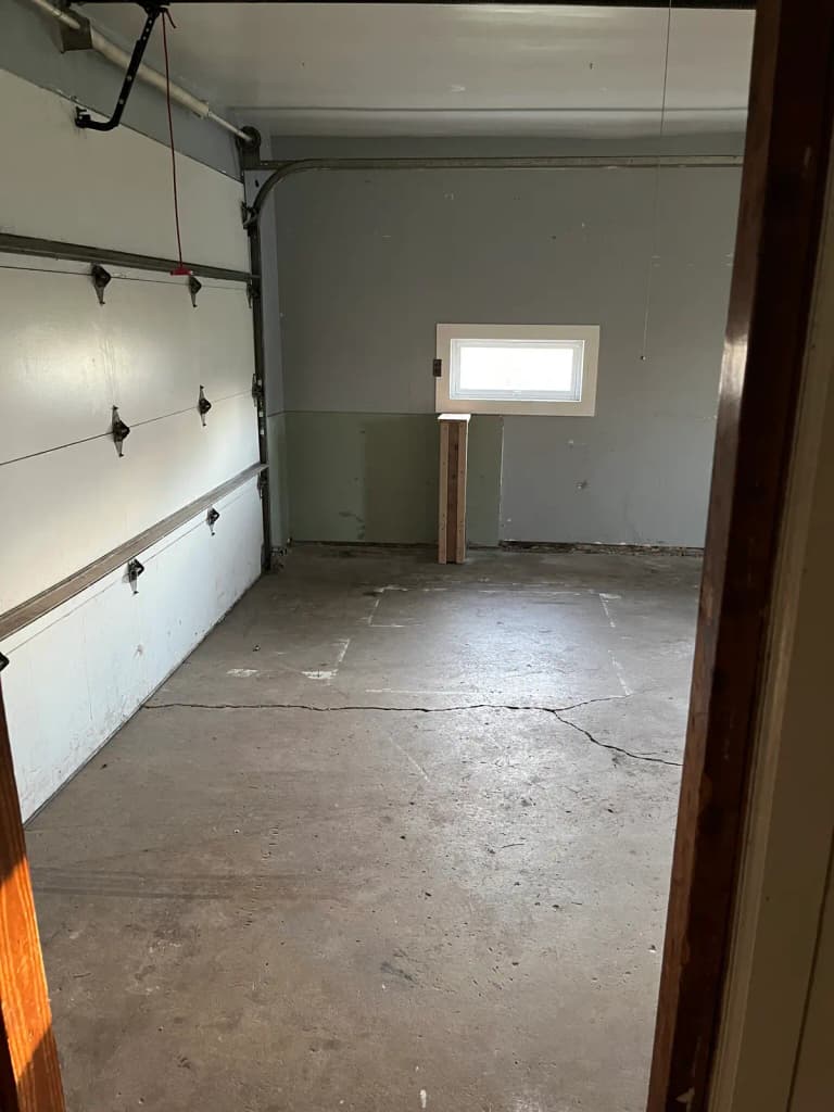 undefined apartments for rent - image - 3764-e-garden-pl-oak-creek-wi-garage.jpg