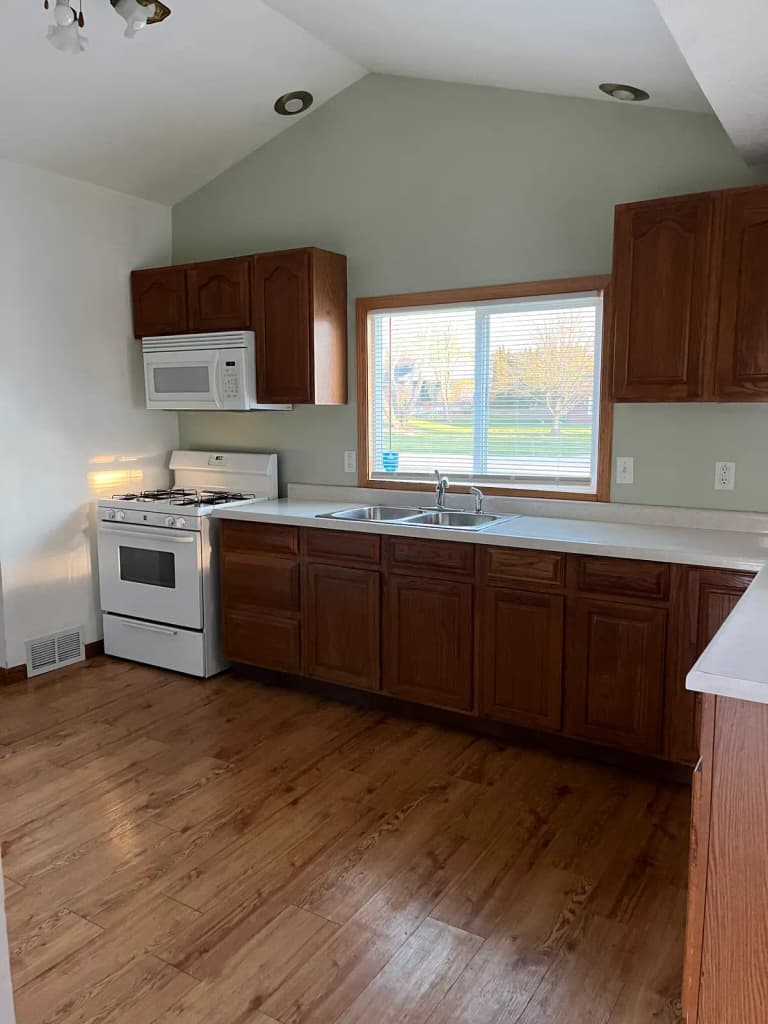 undefined apartments for rent - image - 3764-e-garden-pl-oak-creek-wi-kitchen.jpg