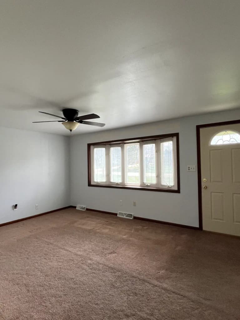 undefined apartments for rent - image - 3764-e-garden-pl-oak-creek-wi-living-room.jpg
